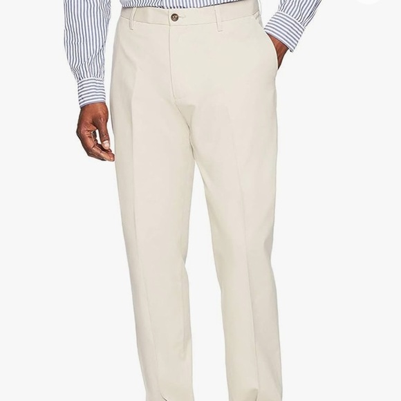 NWT Amazon Essentials Mens Classic Fit Wrinkle-Resistant Flat-Front Chinos - Picture 1 of 9
